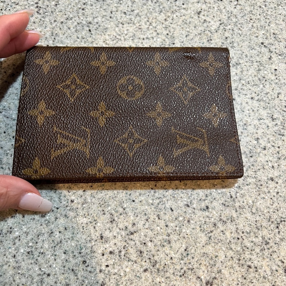 LV Wallet